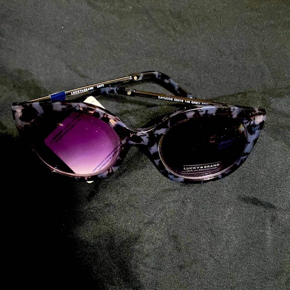 Grey/black Lucky Brand Sunglasses